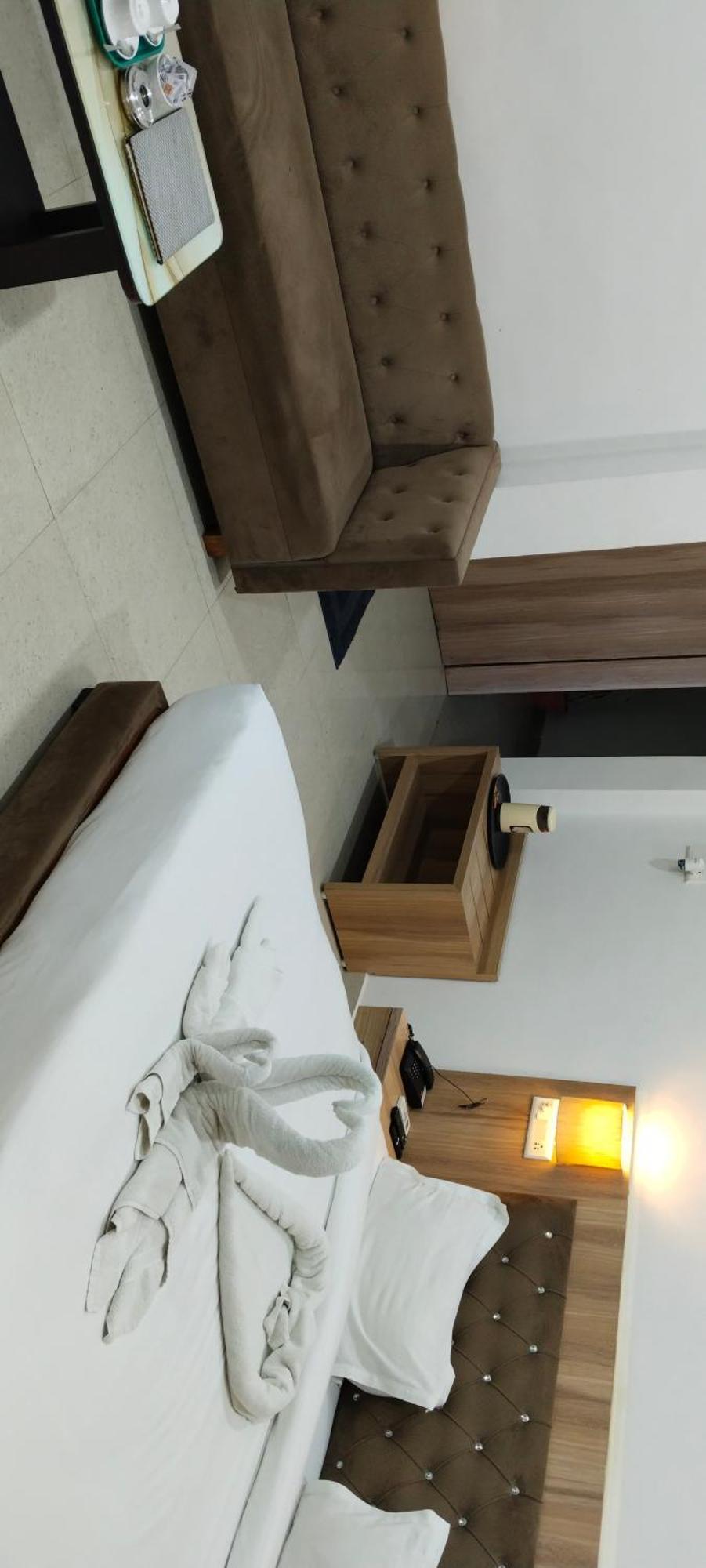 Hotel Lakeview By Bookingcare Chhatarpur Exterior foto